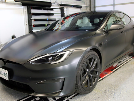 Tesla S Satin Black Rock Grey